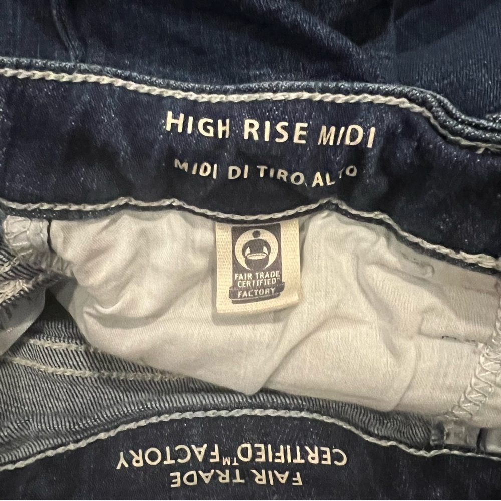 TARGET Universal Thread High Rise Midi Denim Shorts - 4/27 - Picture 4 of 4
